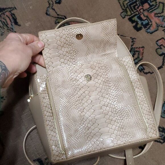 TRENDY oyster pinkish snakeskin PUFFER VEGAN MINI BACKPACK - Picture 11 of 11